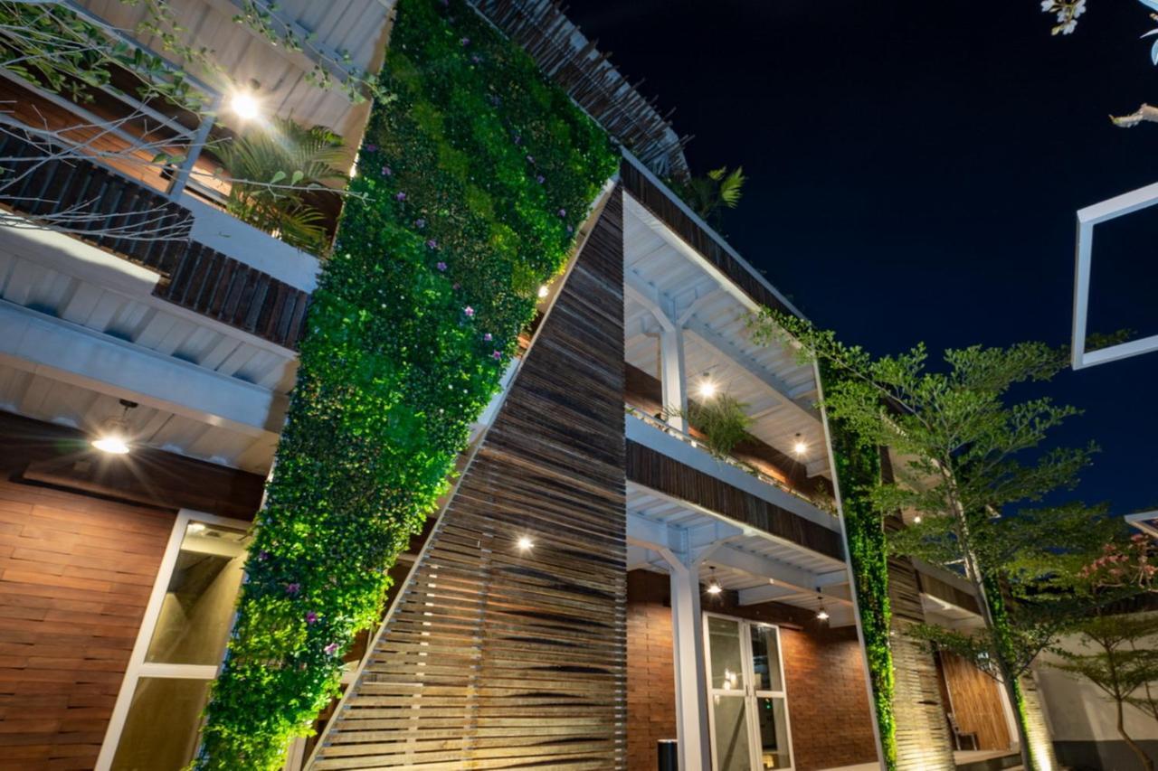 Good Cheer Hostel Nusa Lembongan  Exterior photo